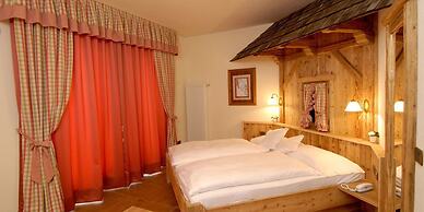 Paradise Lodge