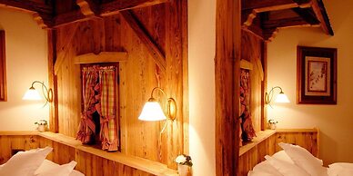 Paradise Lodge