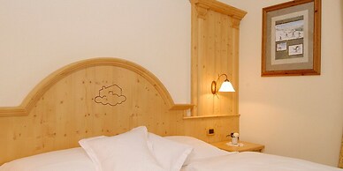 Paradise Lodge