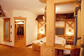 Paradise Lodge