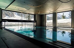 Paradise Lodge