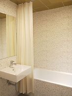 Dahshin Hotel