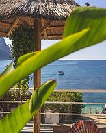 Hôtel de la Plage Mahogany