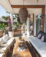 Hôtel de la Plage Mahogany