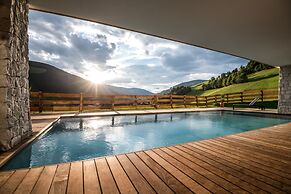 Mareo Dolomites Hotel