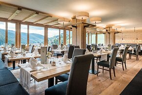 Mareo Dolomites Hotel