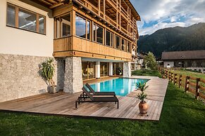 Mareo Dolomites Hotel