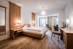 Mareo Dolomites Hotel