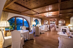 Mareo Dolomites Hotel