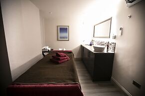 Dover Marina Hotel & Spa, Tapestry Collection by Hilton