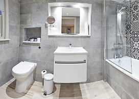 Dover Marina Hotel & Spa, Tapestry Collection by Hilton