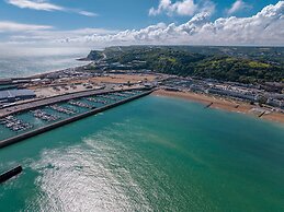 Dover Marina Hotel & Spa, Tapestry Collection by Hilton