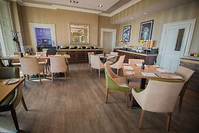 Dover Marina Hotel & Spa, Tapestry Collection by Hilton