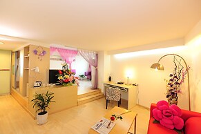 Grand 0773 Hotel