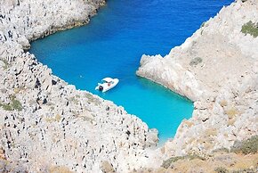 Niriides Hotel
