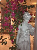 Parthenon Art Hotel