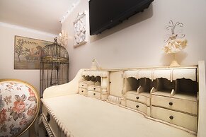 Parthenon Art Hotel