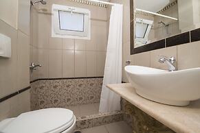 Parthenon Art Hotel