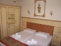 Parthenon Art Hotel