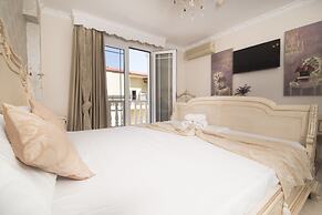 Parthenon Art Hotel