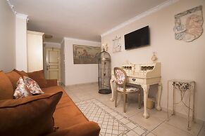 Parthenon Art Hotel