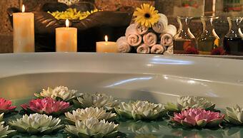 Country Inn & Suites by Radisson, Gurugram Sector 12