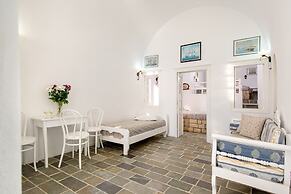 Vallas Apartments & Villas