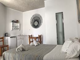 Vallas Apartments & Villas