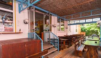 Sunflower Beach Backpacker Hostel