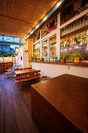 Sunflower Beach Backpacker Hostel