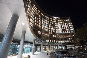 Mayhills Resort