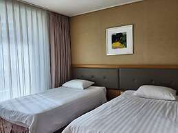 Mayhills Resort