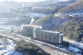 Mayhills Resort