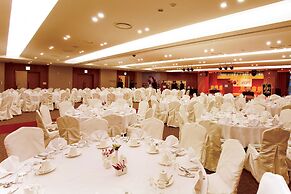 Mayhills Resort