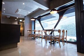 Tria Hotel