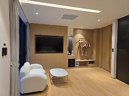 Tria Hotel