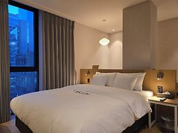 Tria Hotel