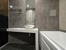 Tria Hotel