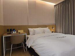 Tria Hotel