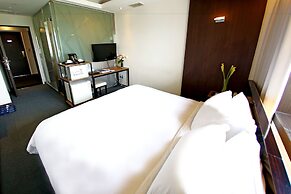 The Riverside Hotel