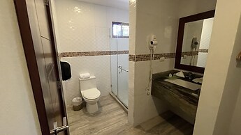 Paraiso Rainforest and Beach Hotel