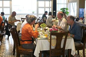Hanoi Emotion Hotel