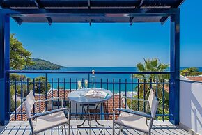 Adrina Beach Hotel