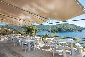 Adrina Beach Hotel