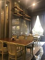 Hotel International