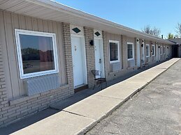 Seven Oakes Motel