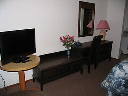 Seven Oakes Motel