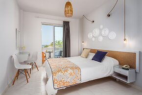 Mrs Chryssana Beach Hotel