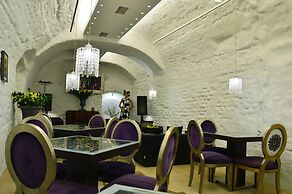 Vanilla Hotel
