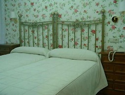 Le Petit Hotel